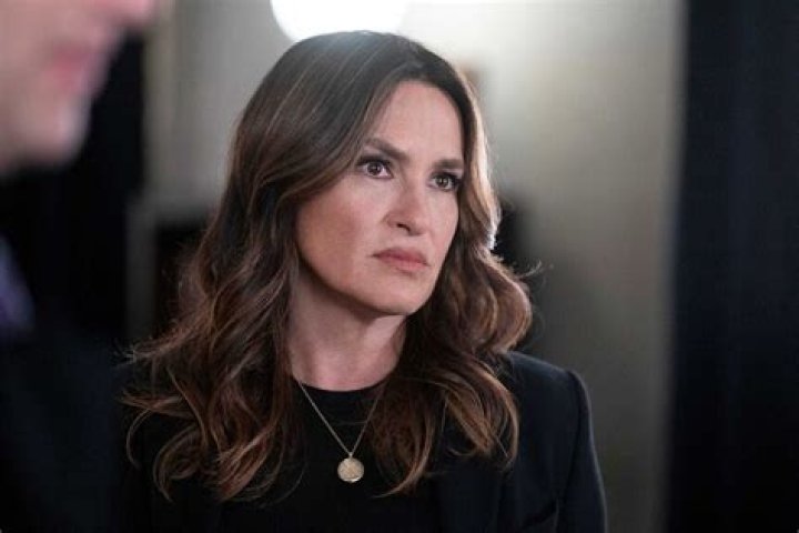Olivia Benson Celebrity Profile – Hollywood Life