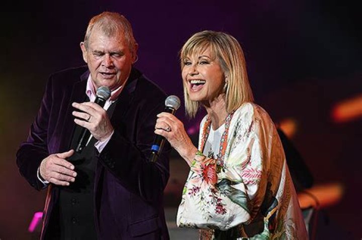 Olivia Newton-John’s Final Recording Was A Duet With Dolly Parton – Hollywood Life