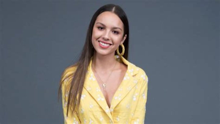 Olivia Rodrigo On Her ‘High School Musical’ Character Having Two Moms – Hollywood Life
