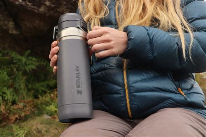 Olivia Wilde Doesn’t Hit the Gym Without This Insulated Water Bottle