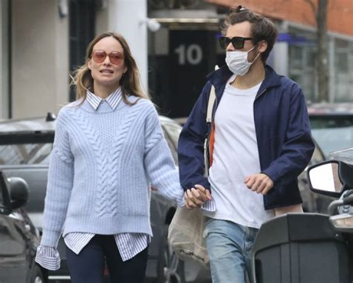 Olivia Wilde & Harry Styles Out In New York: Photos – Hollywood Life
