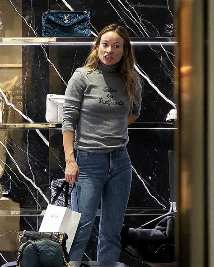 Olivia Wilde Shops In Paris Solo: Photos – Hollywood Life