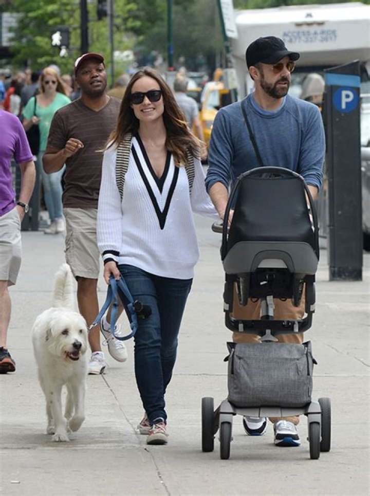 Olivia Wilde Steps Out 6 Days After Giving Birth & She Already Looks Amazing — Pics