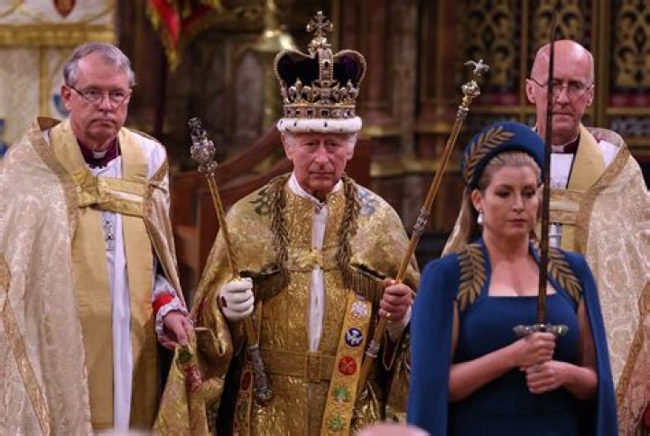 Oprah Reveals Her Advice To Prince Harry & Meghan On Attending King Charles’ Coronation: Watch