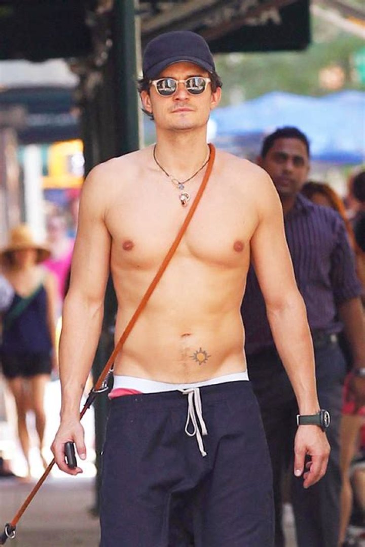 Orlando Bloom Reveals Chest Tattoos & Abs In Shirtless Selfie: Photo – Hollywood Life