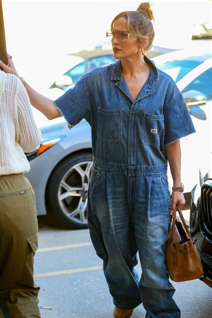 Overalls On Celebs – Taylor Swift & More Stars Rocking Denim Look – Hollywood Life