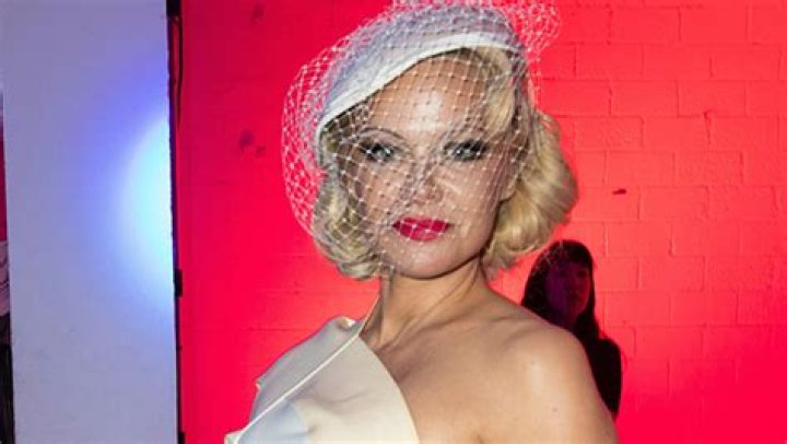 Pamela Anderson Accused Of Cultural Appropriation For Pics – Hollywood Life
