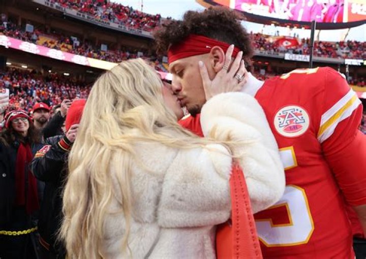 Patrick Mahomes & GF Brittany Matthews Passionately Kiss Each Other On Vacation — See Pics
