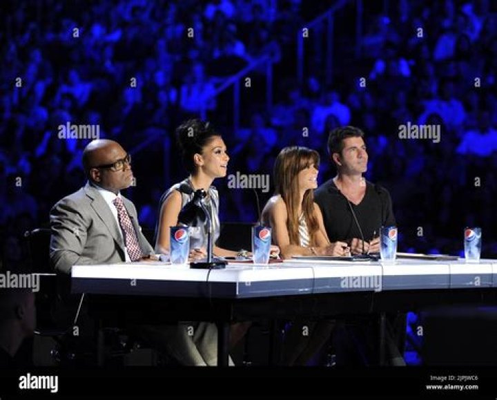 Paula Abdul Mistakes Nicole Scherzinger For Shakira Before Super Bowl Halftime Show
