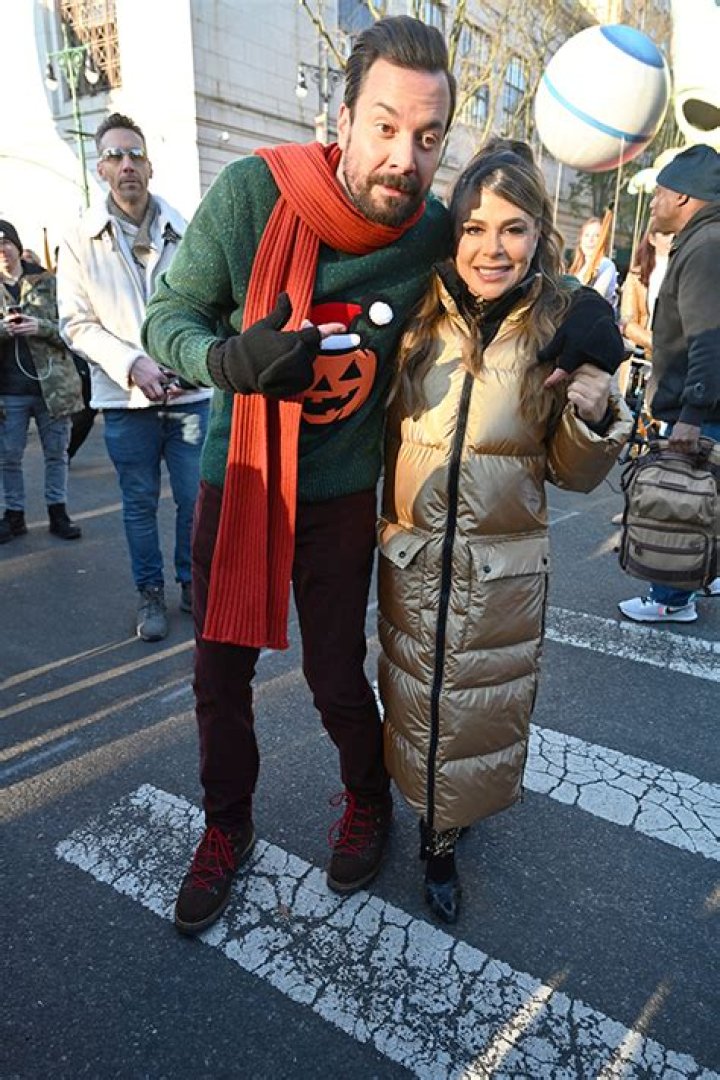 Paula Abdul Slays First Macy’s Thanksgiving Day Parade Performance – Hollywood Life