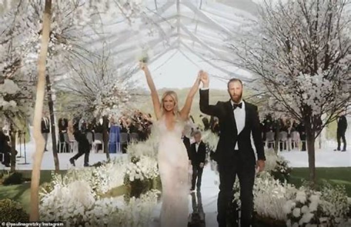 Paulina Gretzky’s Wedding Reception Dress – Photos – Hollywood Life