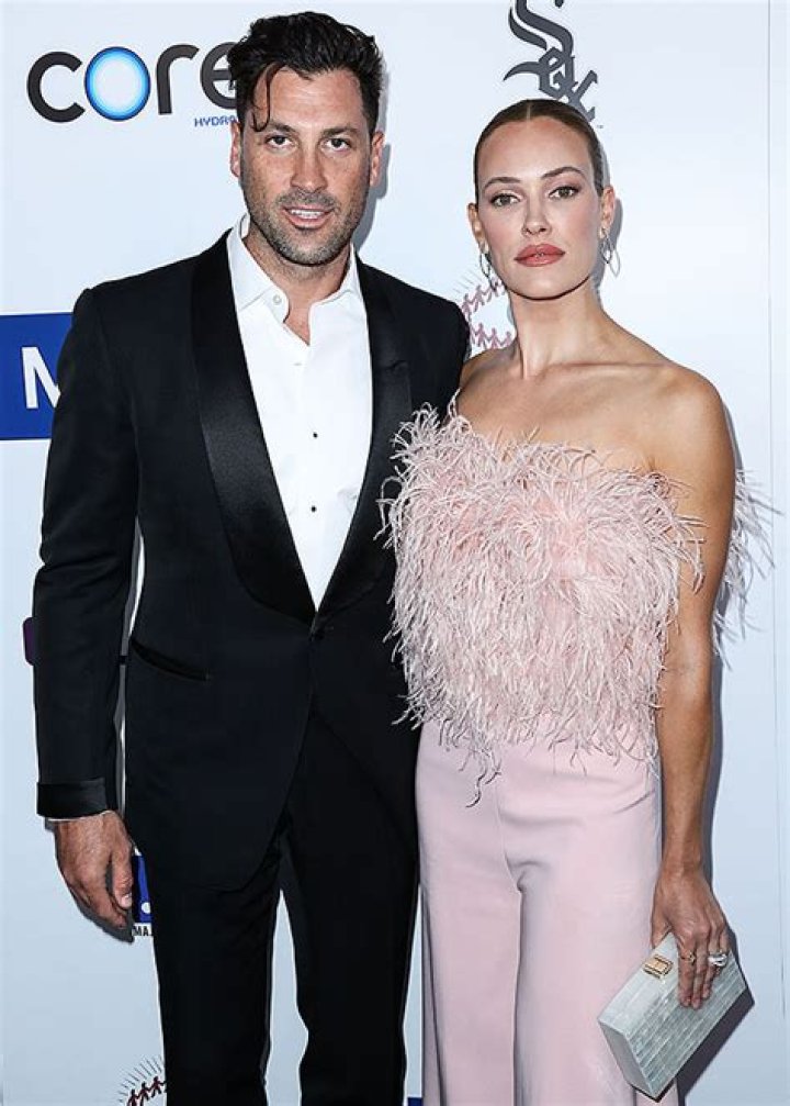 Peta Murgatroyd Begs For Prayers For Maksim Chmerkovskiy In Ukraine – Hollywood Life