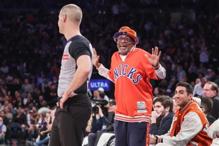 Pete Davidson Sits Courtside At New York Knicks Game With His Sister – Hollywood Life