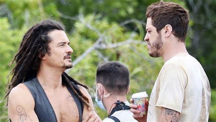 Pete Davidson Talks To Shirtless Orlando Bloom On Movie Set: Photo – Hollywood Life