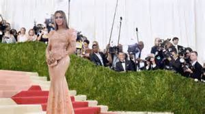 [PHOTOS] Beyonce’s Met Gala Dress — Stuns In Entirely Sheer Gown – Hollywood Life