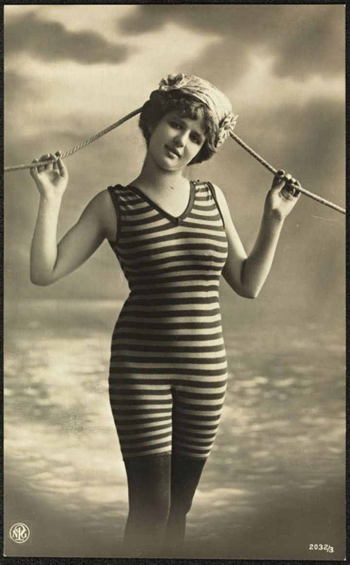 Photos Of Celebrities In Striped Bathing Suits – Hollywood Life