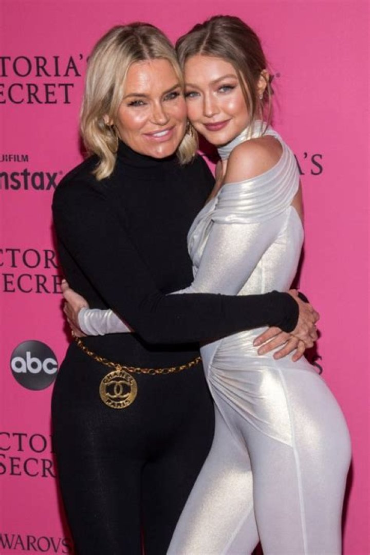 Photos Of Gigi & Bella’s Mom – Hollywood Life