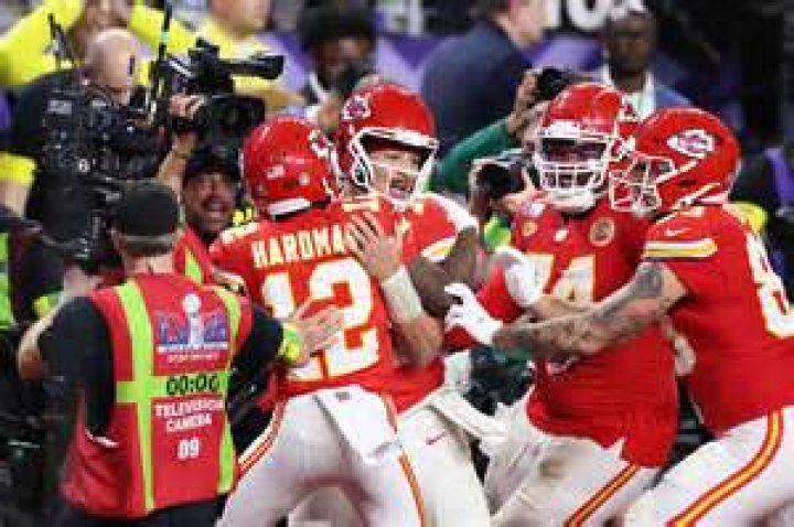 Photos Of Hunks On Chiefs & 49ers – Hollywood Life