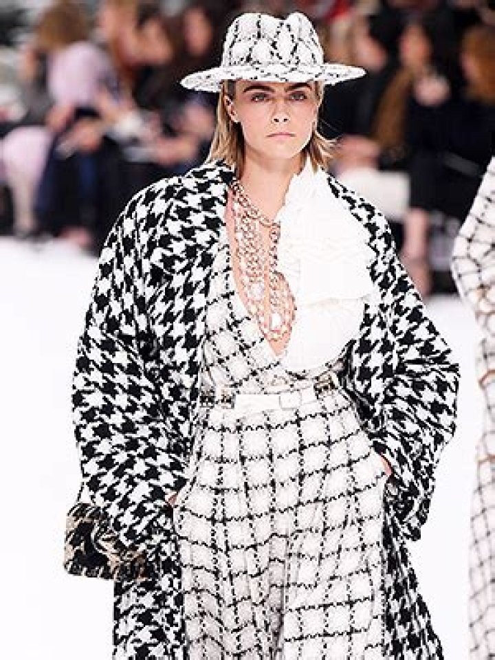 Photos Of Last Karl Lagerfeld Collection – Hollywood Life