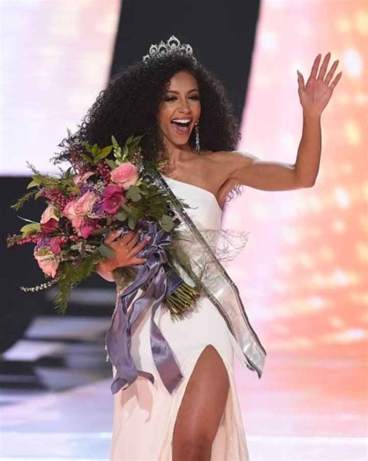 Photos Of Miss USA 2019 Winner – Hollywood Life