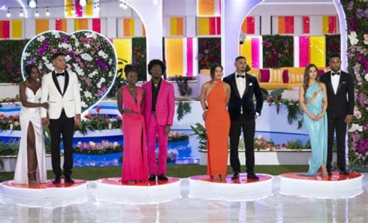 Photos Of Season 6 – Hollywood Life