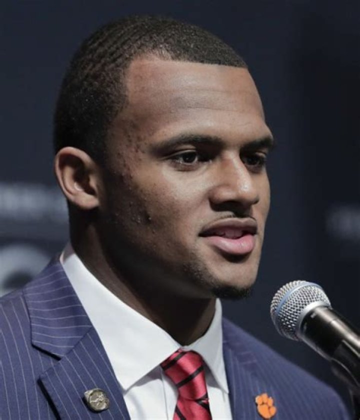 Photos Of The Clemson Tigers Star Quarterback – Hollywood Life
