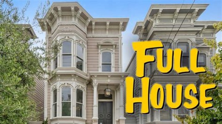 Photos Of The ‘Full House’ Star & Stand-Up Comic – Hollywood Life