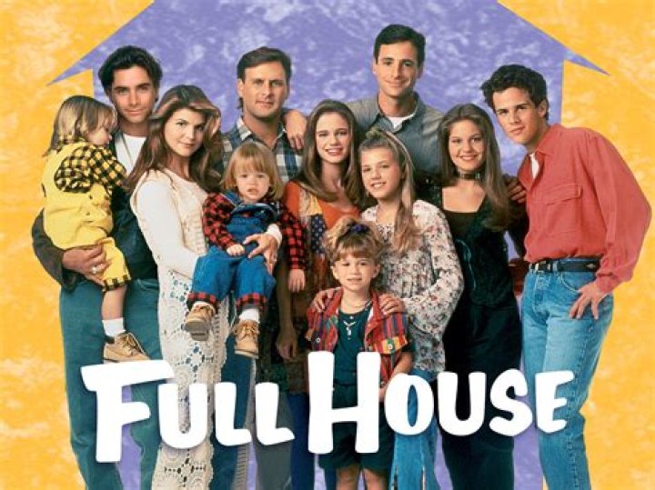 Photos Of The ‘Fuller House’ Star – Hollywood Life