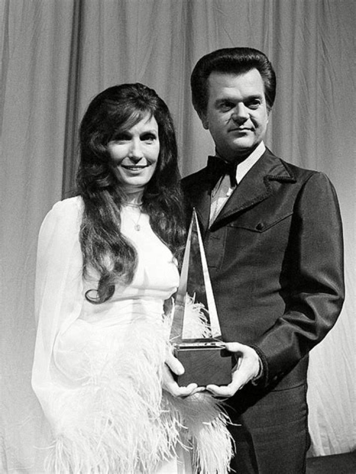Photos Of The Late Country Star – Hollywood Life