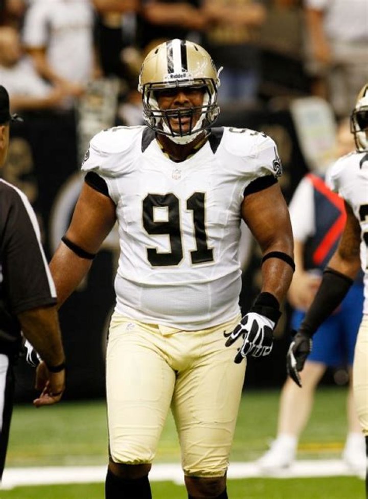 Photos Of The New Orleans Football Star – Hollywood Life