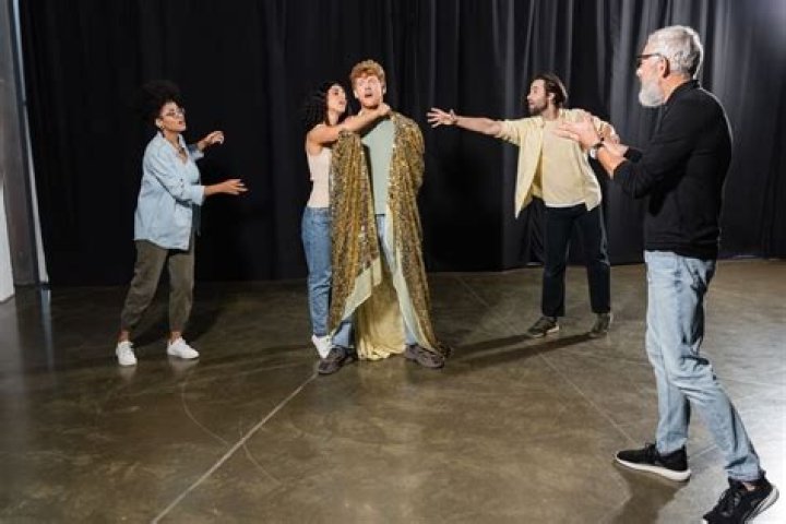 Photos Of The Rehearsals & Show – Hollywood Life