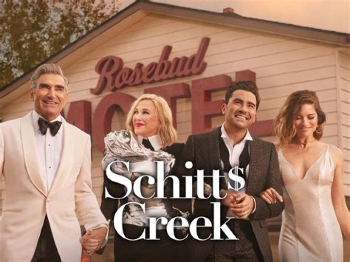 Photos Of The ‘Schitt’s Creek’ Star & Creator – Hollywood Life