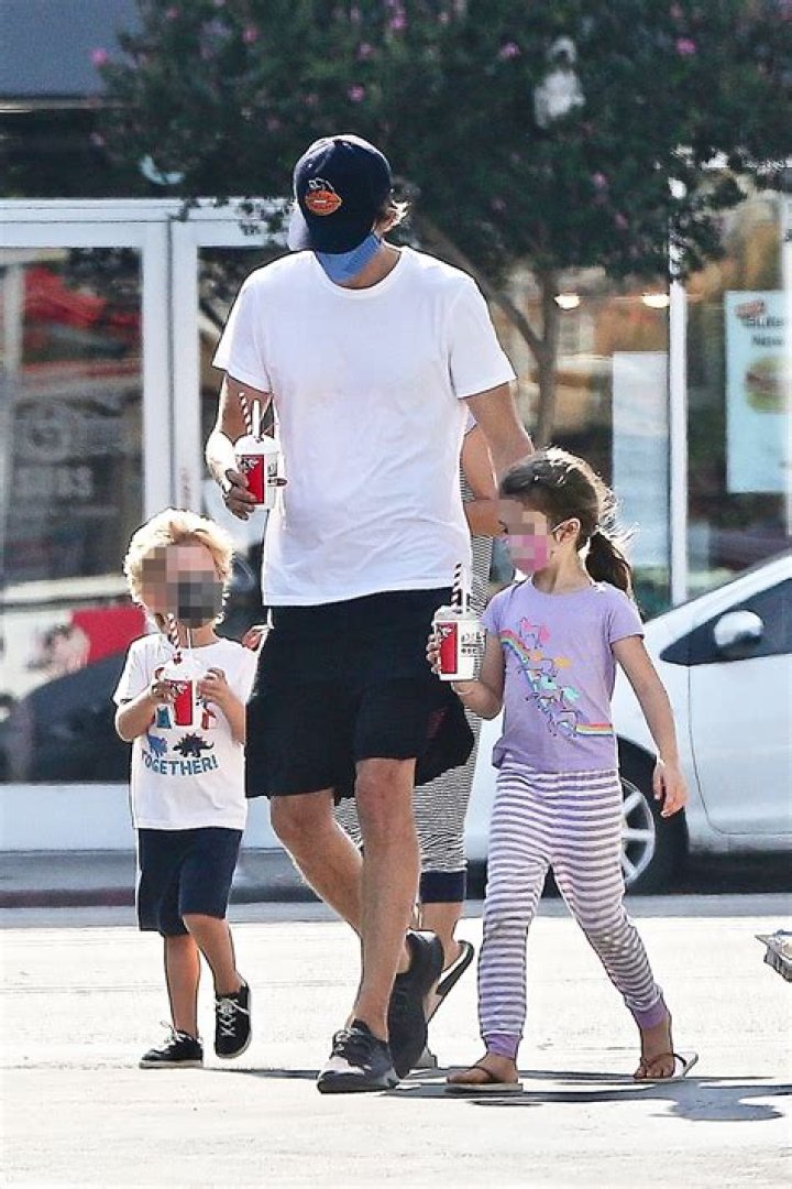Photos With Kids Wyatt & Dimitri – Hollywood Life
