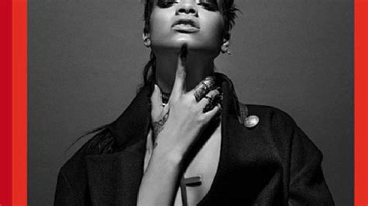 [PIC] Rihanna Goth — She Stuns In Black & White On ‘032c’ Cover – Hollywood Life