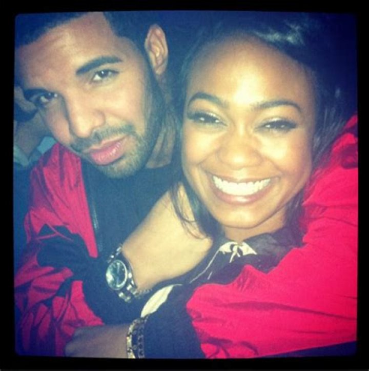 [PIC] Tatyana Ali & Drake Dating — Rapper & Actress Cozy Up In LA Club – Hollywood Life