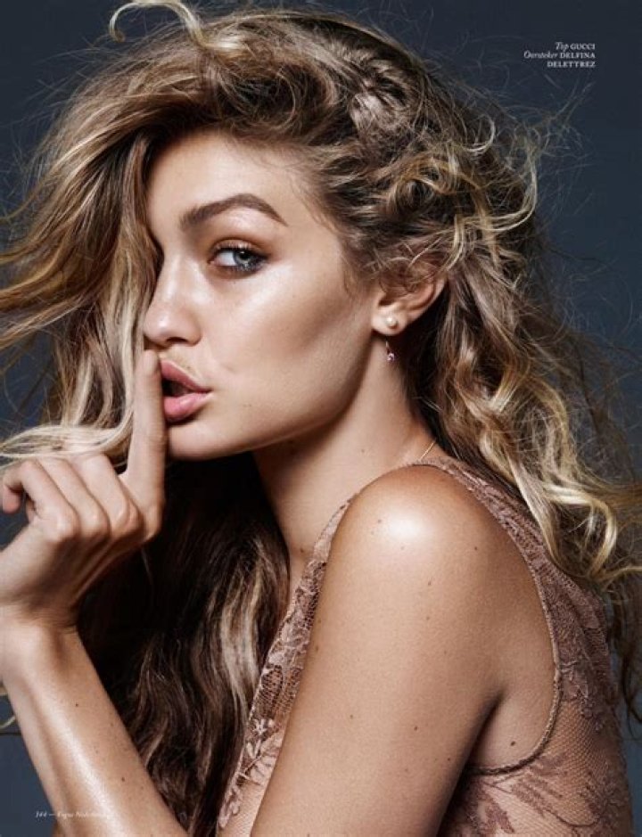 [PICS] Gigi Hadid’s Under Boob In ‘Love’ Magazine Spread — See The Sexy Pic – Hollywood Life