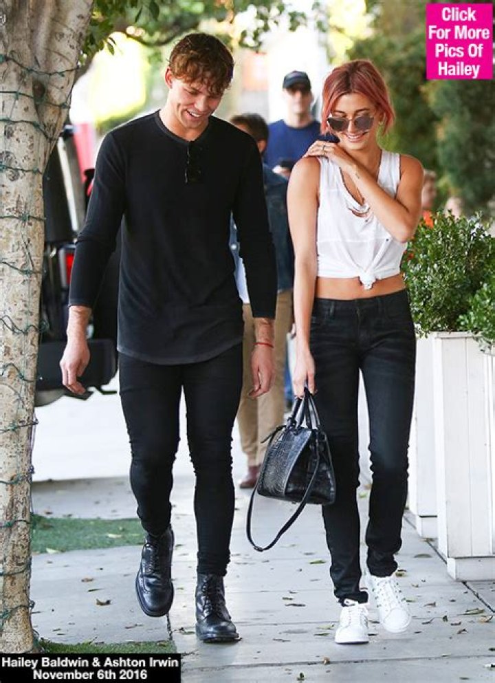 [PICS] Hailey Baldwin & Ashton Irwin Dating? See The Rumored Couple Out In LA – Hollywood Life