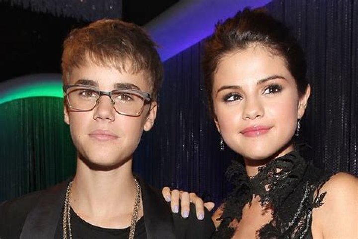 [PICS] Justin Bieber & Selena Gomez’s Songs About Each Other – Hollywood Life