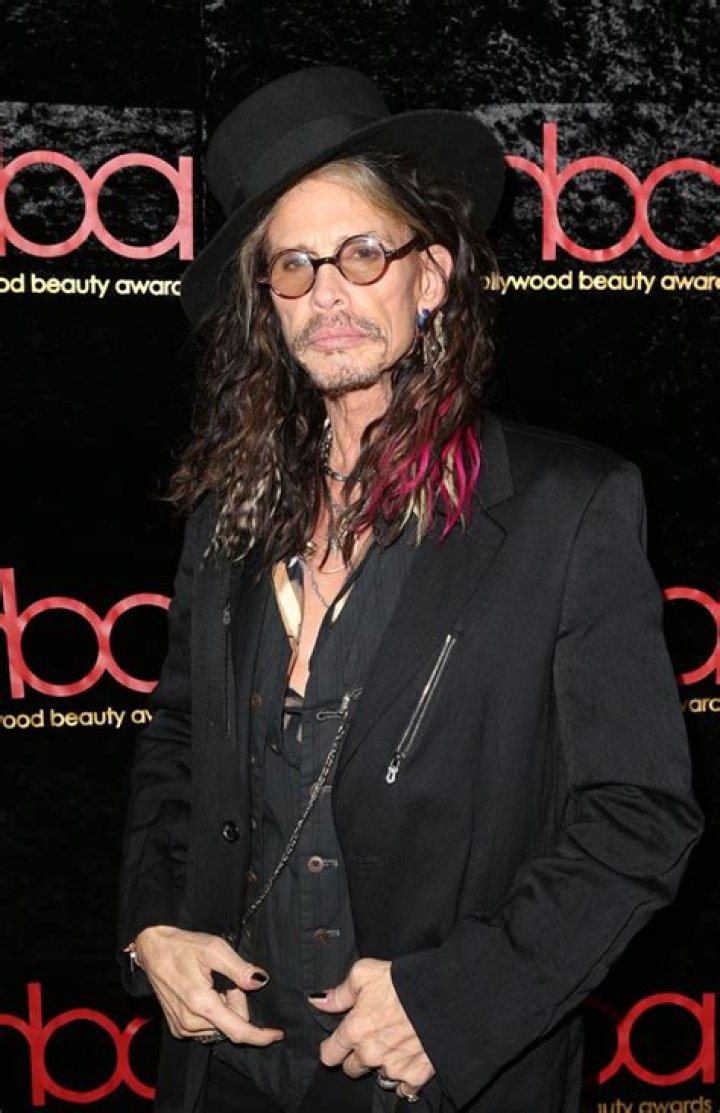 Pics Of Aerosmith’s Legendary Lead Singer – Hollywood Life
