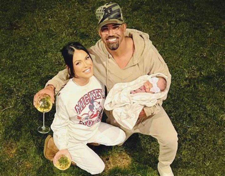 Pics Of His Baby Girl – Hollywood Life