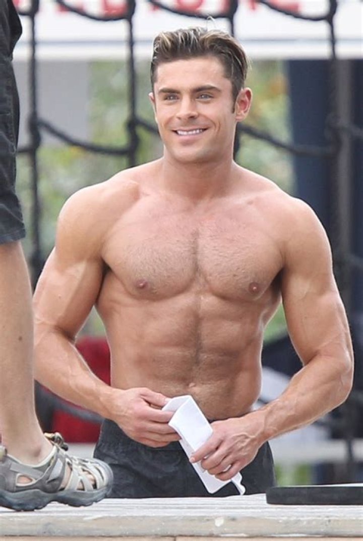 Pics Of The Hottest Dudes With The Best Grins – Hollywood Life