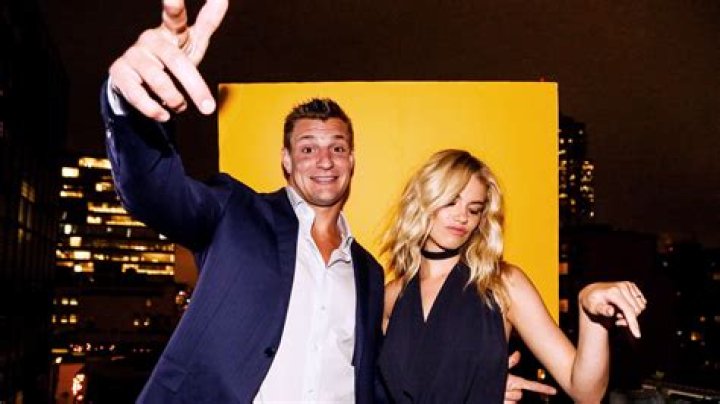[PICS] Rob Gronkowski ‘GQ’ — Shows Off His Butt In Sexy Shoot – Hollywood Life