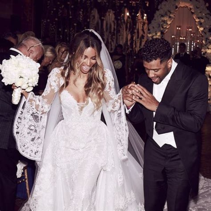 [PICS] Russell Wilson Proposed To Ciara — See Romantic Moment They Got Engaged – Hollywood Life