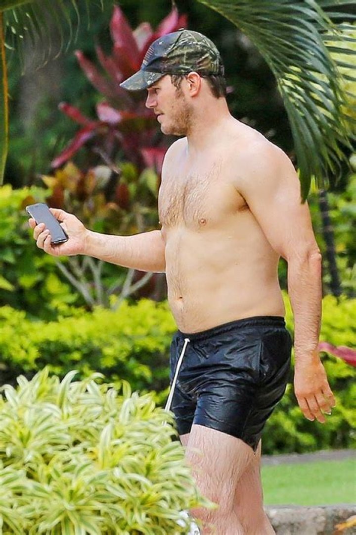 [PICS] See Hot Hollywood Dads Shirtless — Ryan Reynolds & More – Hollywood Life