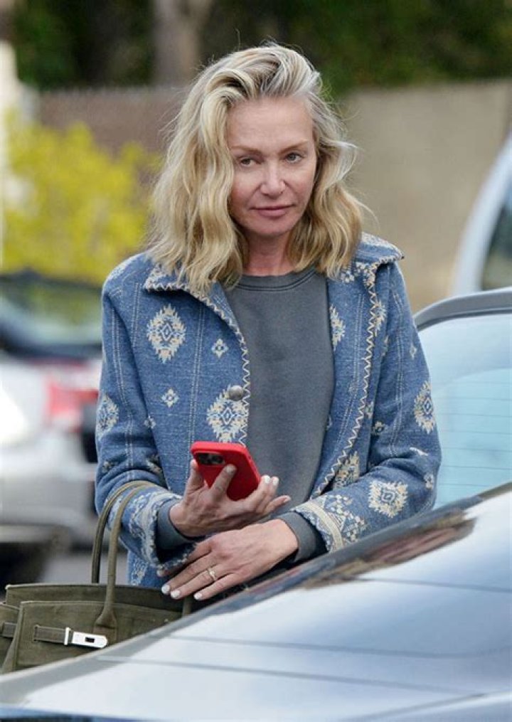 Portia De Rossi Goes Makeup-Free In First Photos Since Renewing Vows – Hollywood Life
