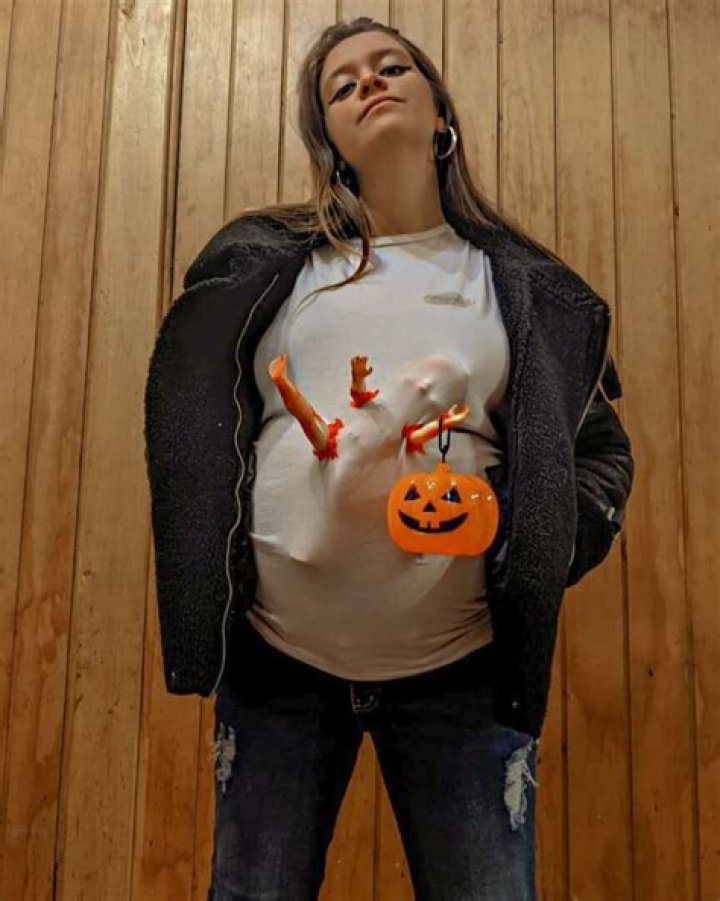 Pregnant Celebs In Baby Bump Halloween Costumes — Adorable Photos – Hollywood Life
