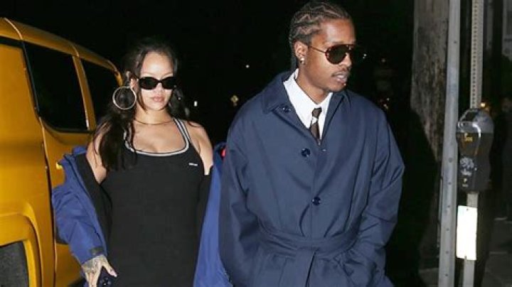 Pregnant Rihanna & ASAP Rocky Hold Hands After Pink Sleeper Shopping – Hollywood Life
