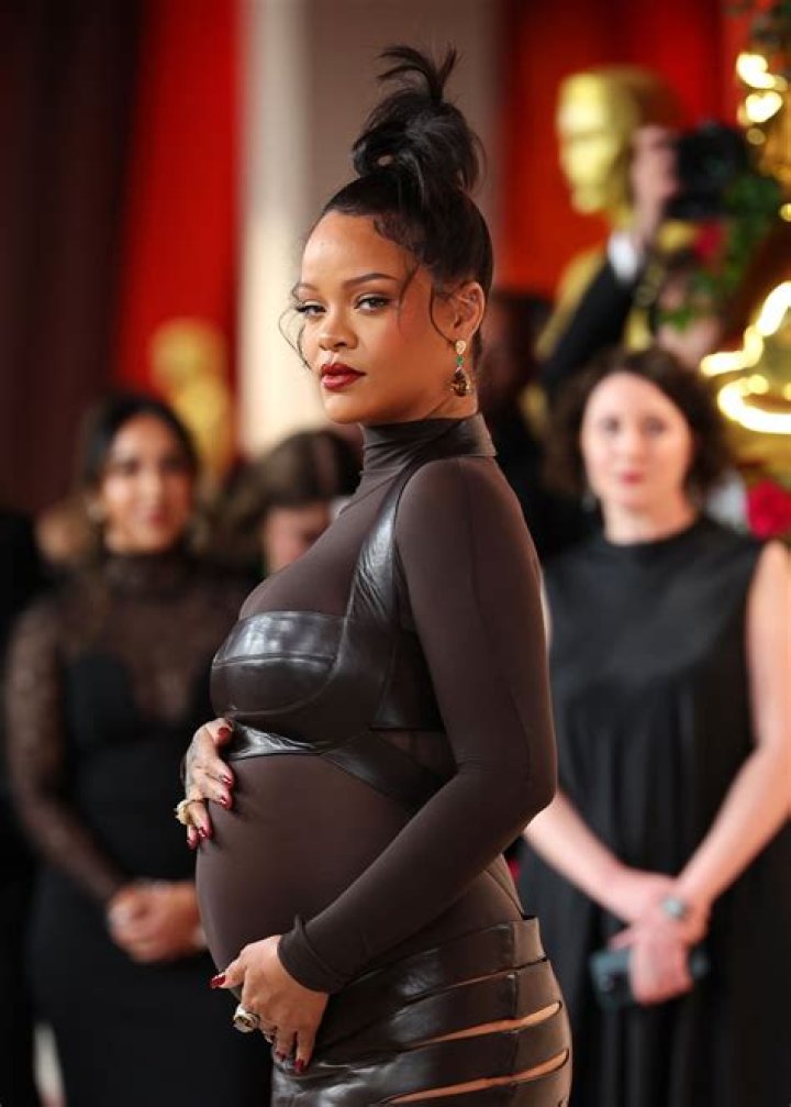 Pregnant Rihanna Reveals New Full Photo Of Her Big Gorgeous Bare Baby Bump