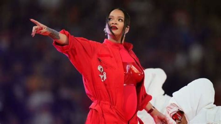 Pregnant Rihanna Rocks Red Outfit While On NYC Date Night With A$AP Rocky – Hollywood Life