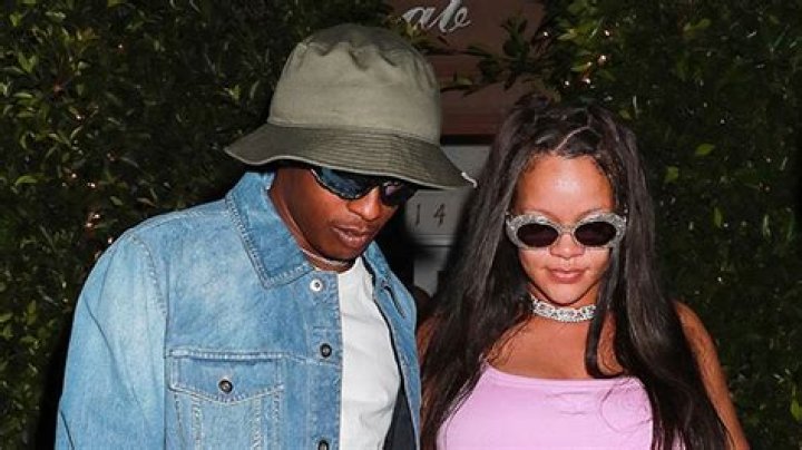 Pregnant Rihanna’s Pink Crop Top With A$AP Rocky: Photos – Hollywood Life